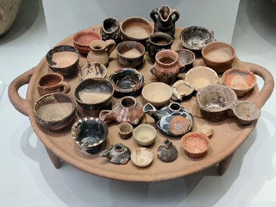 Offering vessels from Crete